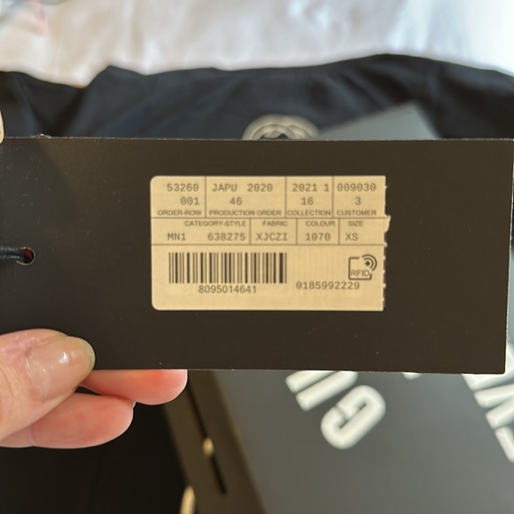 GUCCI VS EVERYBODY / New York Vs. Everybody - Picture 7 of 7